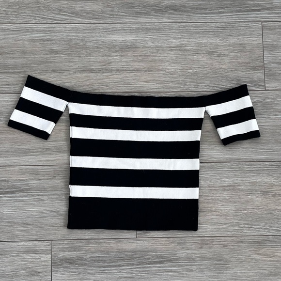 Forever 21 off the shoulder striped top - Picture 2 of 2